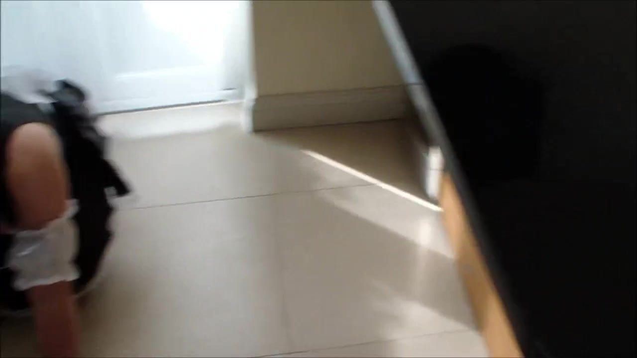 Shadow reccomend slave clean floor